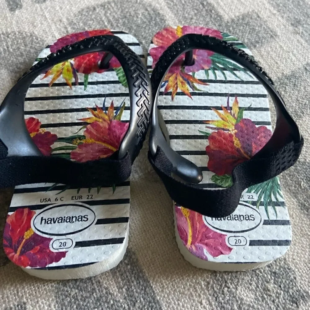 Havaianas Baby Girl Size 20 Sandal Hibiscus Pink